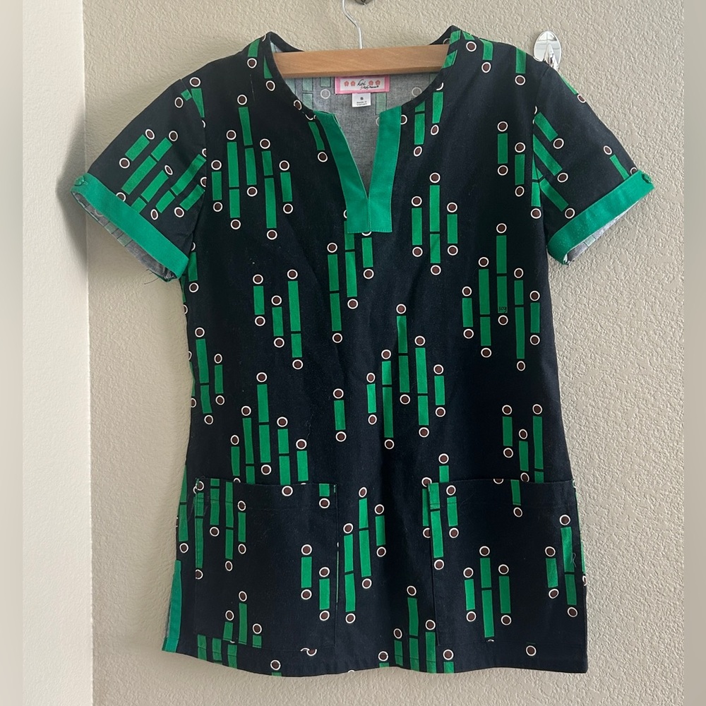 Koi by Kathy Peterson Geometry  print Scrub Top - Black & Green size S